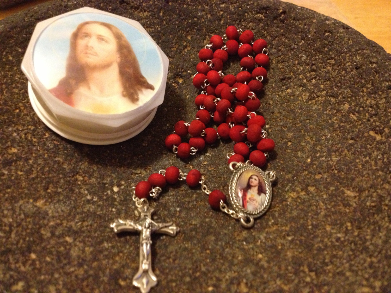 Sacred Heart of Jesus Rose Petal Rosary Rosario de Petalos de Rosas Sagrado Corazon