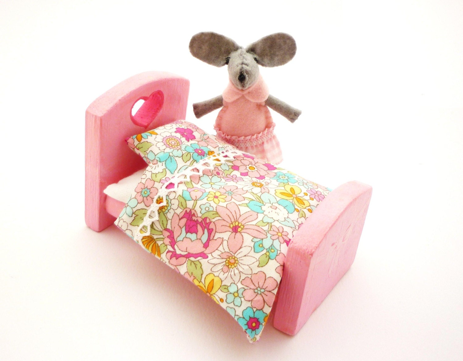 Stuffed animal toy children doll bed pink miniature and stuffed mouse (fit for mouse)