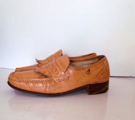Sz 8.5 Vintage light brown leather italian made men shoes.