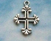 10 cross charms with fanned floral detals, silver tone, 20mm