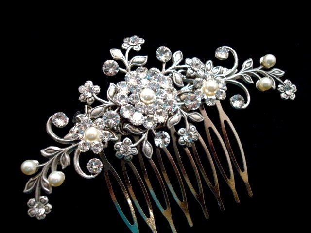 Wedding hair comb, bridal hair comb, Flower hair comb, vintage style hair accessory, rhinestone head piece