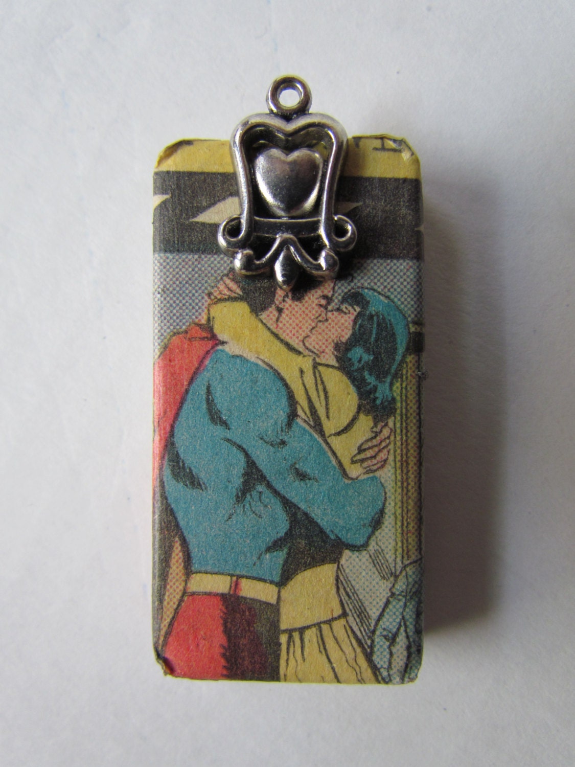 Super Kiss Necklace