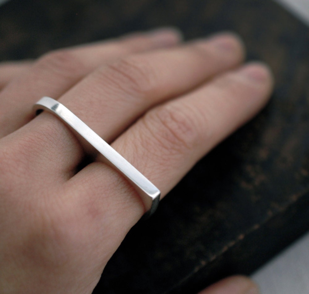 Slick minimalist Minicyn knuckle duster