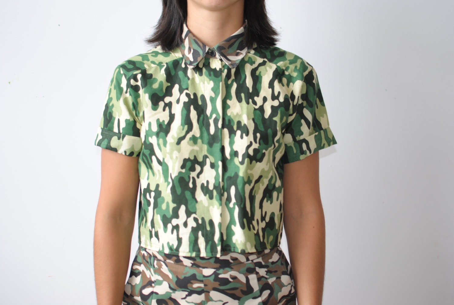 Camo Cropped Shirt w/ contrast collar