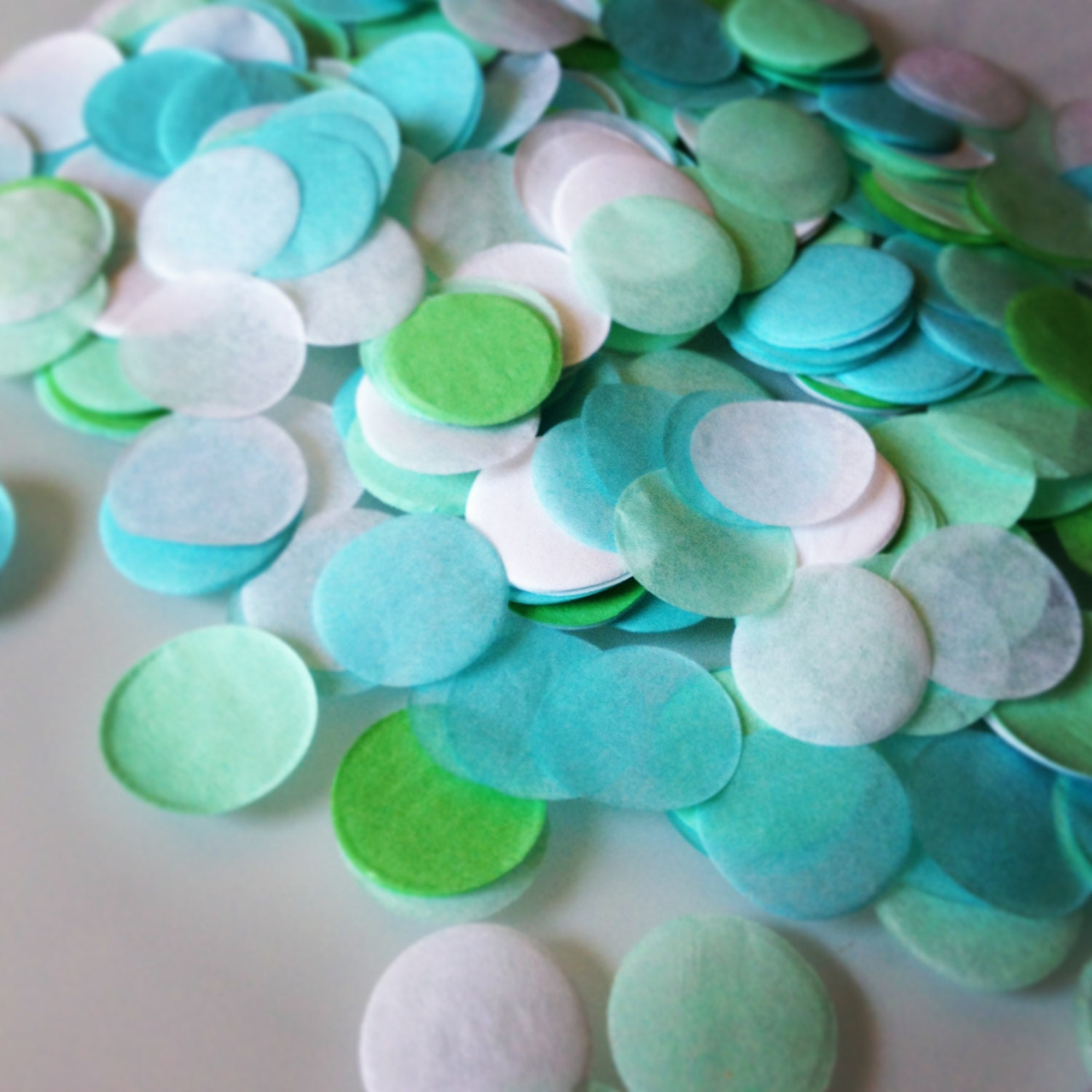 Confetti ... party decoration for tables and wedding ceremonies
