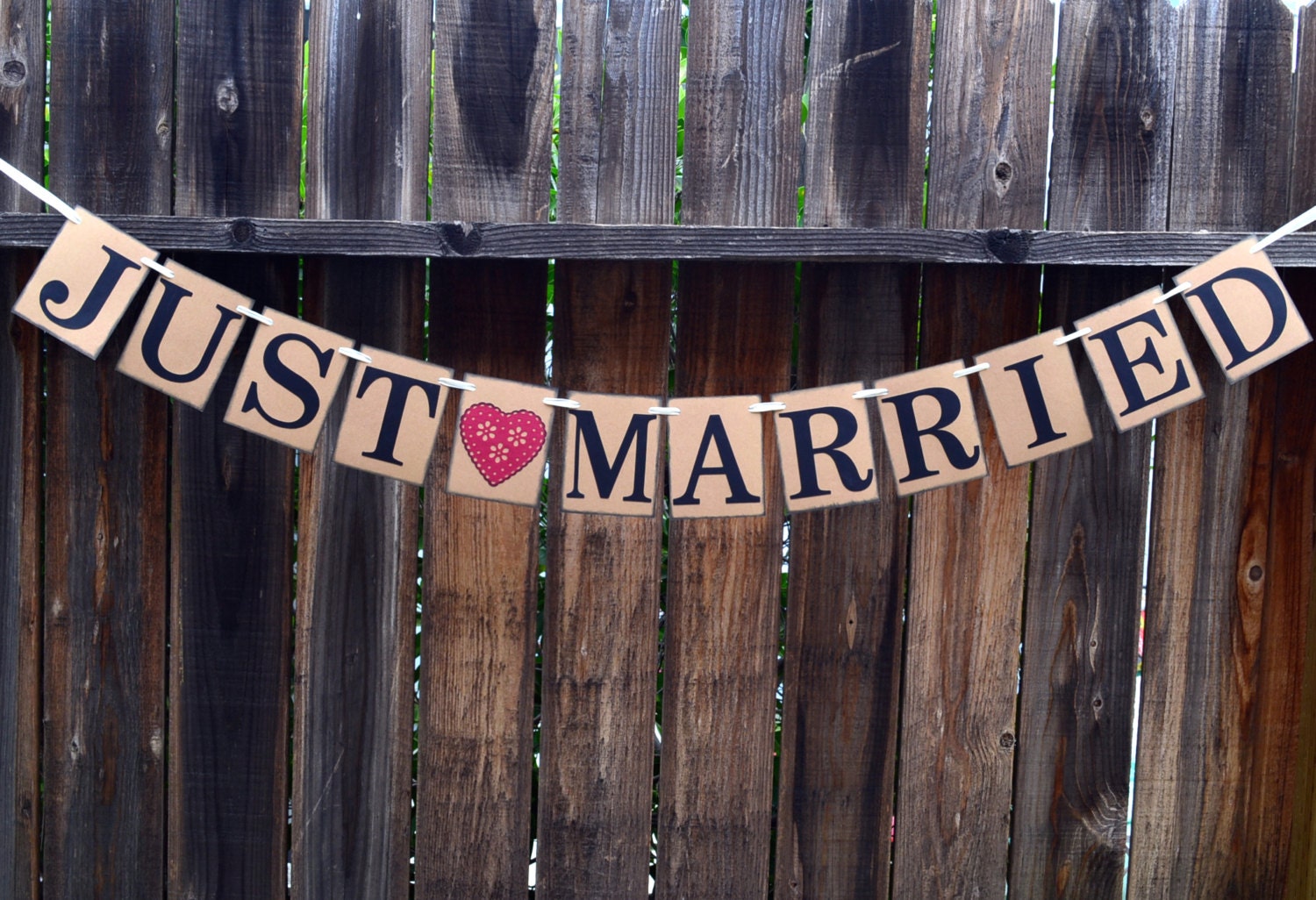 Rustic Wedding Banner JUST MARRIED Garland Banner, Vintage Look, Rustic, Photo prop, Kraft and Black