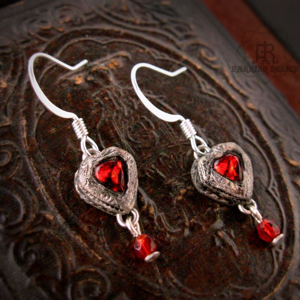 Madeleine - Heart custom made earrings