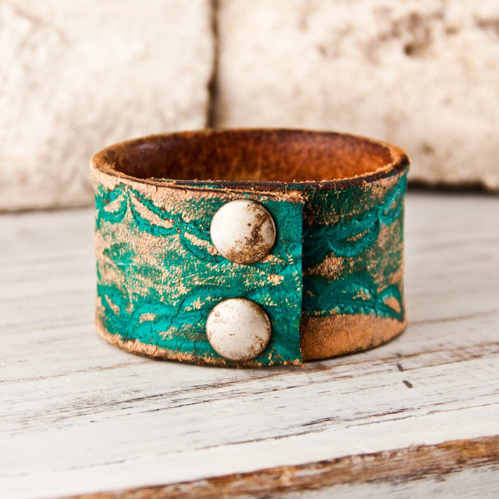 Distressed Rustic Leather Cuff, Primitive Fashion, Shabby Chic Accessories, OOAK
