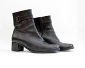 Vintage boots / 90s classic low heel leather ankle boots / size 36-6