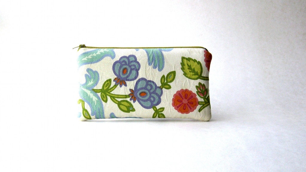 Zipper Pouch, Padded Pouch, Clutch, Pencil case, Cosmetic pouch - The new Simple Pouch in floral purple and green fabric