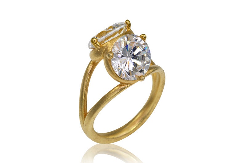 Double Stone Setting Ring In Gold and Clear Zirconium