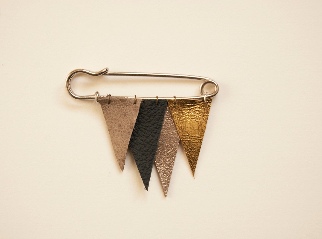 ICICLE no. 37 - metallic leather brooch
