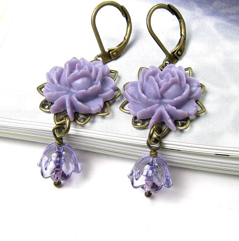 Flower Earrings, Dangle Earrings, Lilac Swarovski Crystals, Lucite Cabochons, Purple Flower Earrings, Soft and Feminine, African Violet