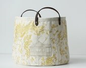 Bucket - Yellow Tree House