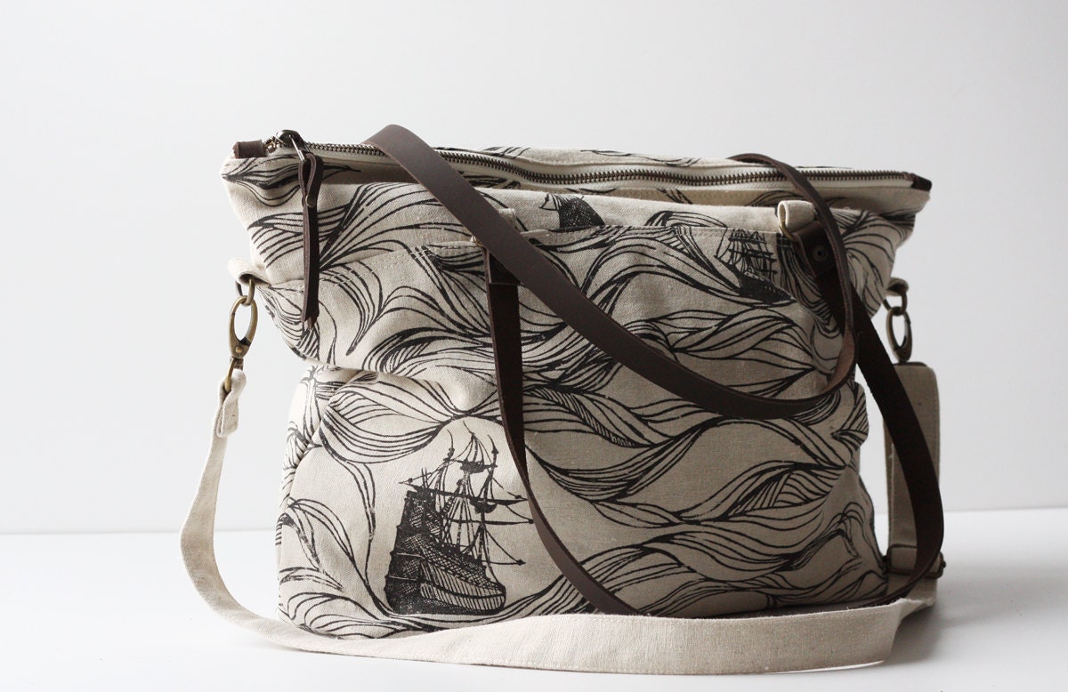 Ships Zipper Tote