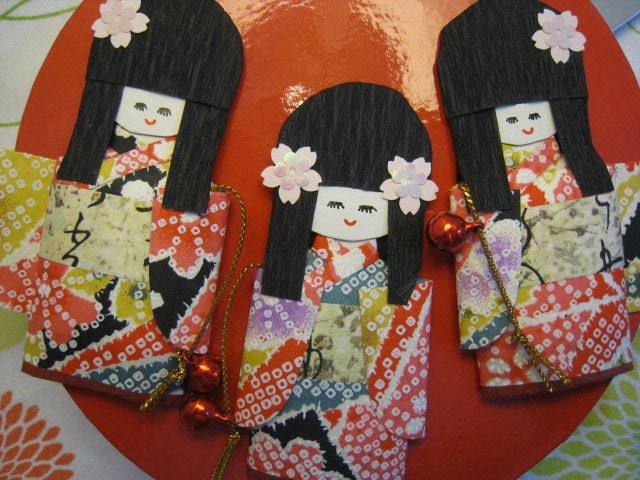 Handmade Japanese Washi Paper Ningyou.. Set of 3.. Kodomo Kimono Dolls.. for everyday gift, embellishment.. Cute triplet