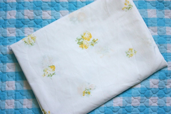 So So Lovely Vintage Sheet --- Remnant