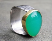 Chrysoprase Ring - Apple Green Stone Ring - Chrysoprase Gold and Silver Ring - Hammered Band - US Size 8.5