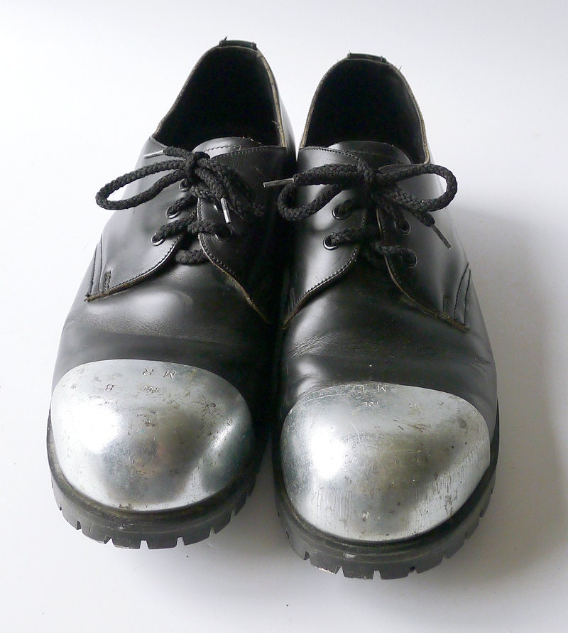 Steel Cap Shoes by Underground UK