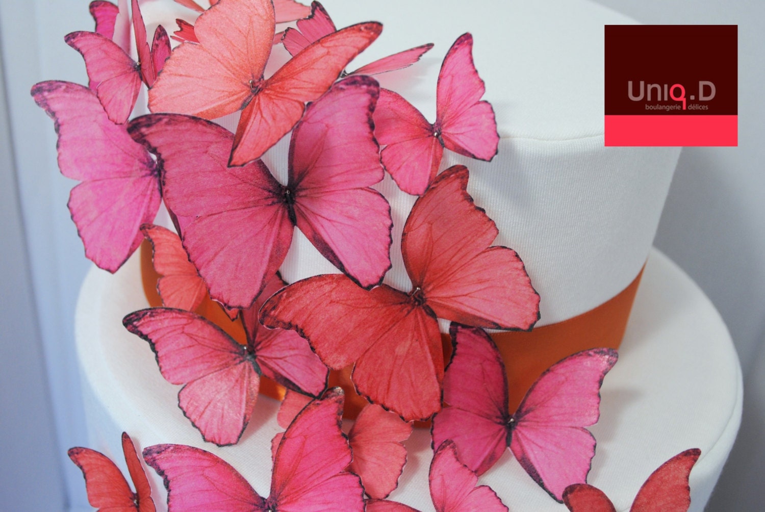 new BUY 53 get 5 FREE edible butterflies on sale  - wedding cake decoration - edible cupcake decoration by Uniqdots on Etsy