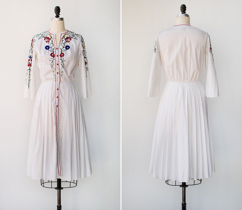 vintage 1950s dress / vintage white day dress/ vintage 50s / Market Day in Prague Dress