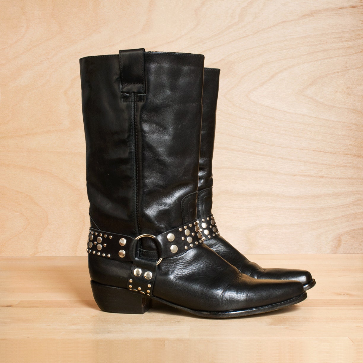 Vintage 1980s women's boots size 10. Guess black leather harness boots / motorcycle boots / biker boots 10. Made in Spain.