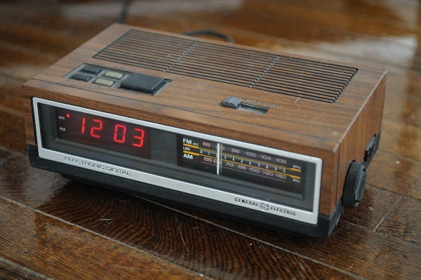 vintage GE flip alarm clock radio 7-4604a mid century modern wood general electric