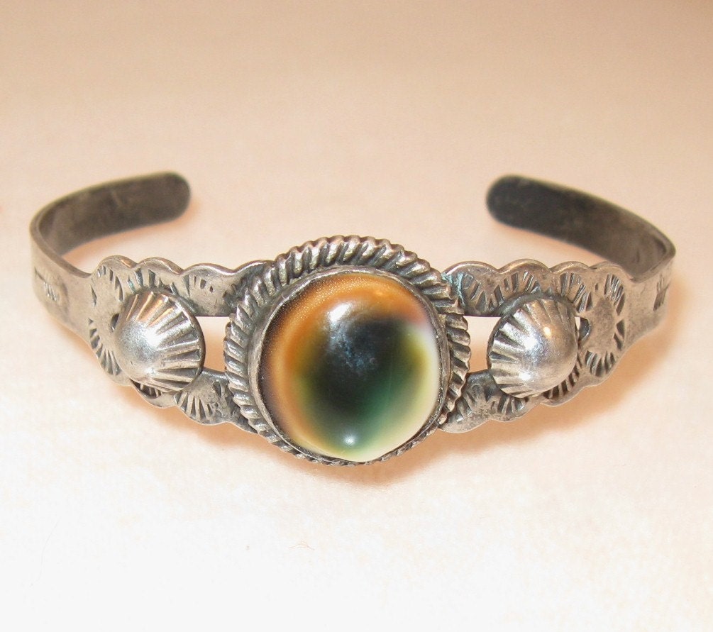 Operculum Sterling Bracelet Vintage Native Indian  -  Cat's Eye Shell