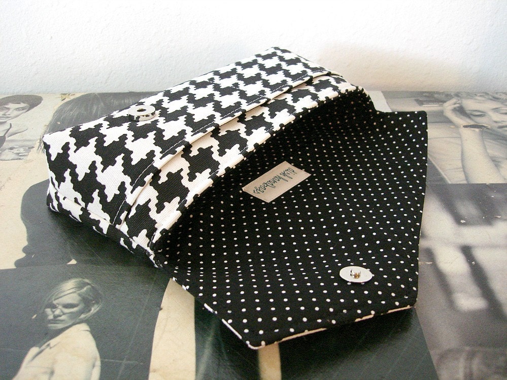 Black and White Houndstooth Pocket Clutch