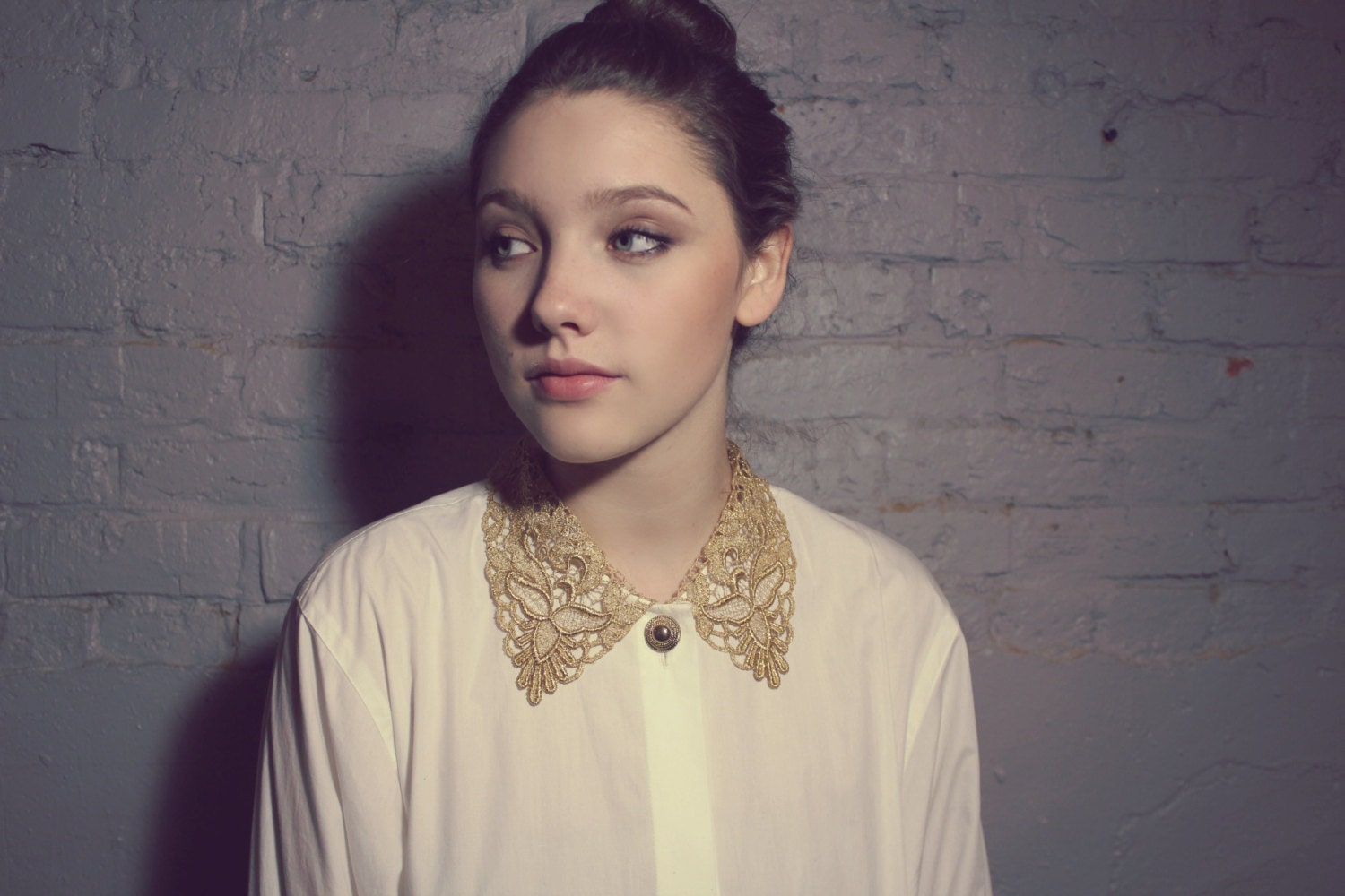 on hold 4 Jenna vtg. 90s gold lace collar white  button top