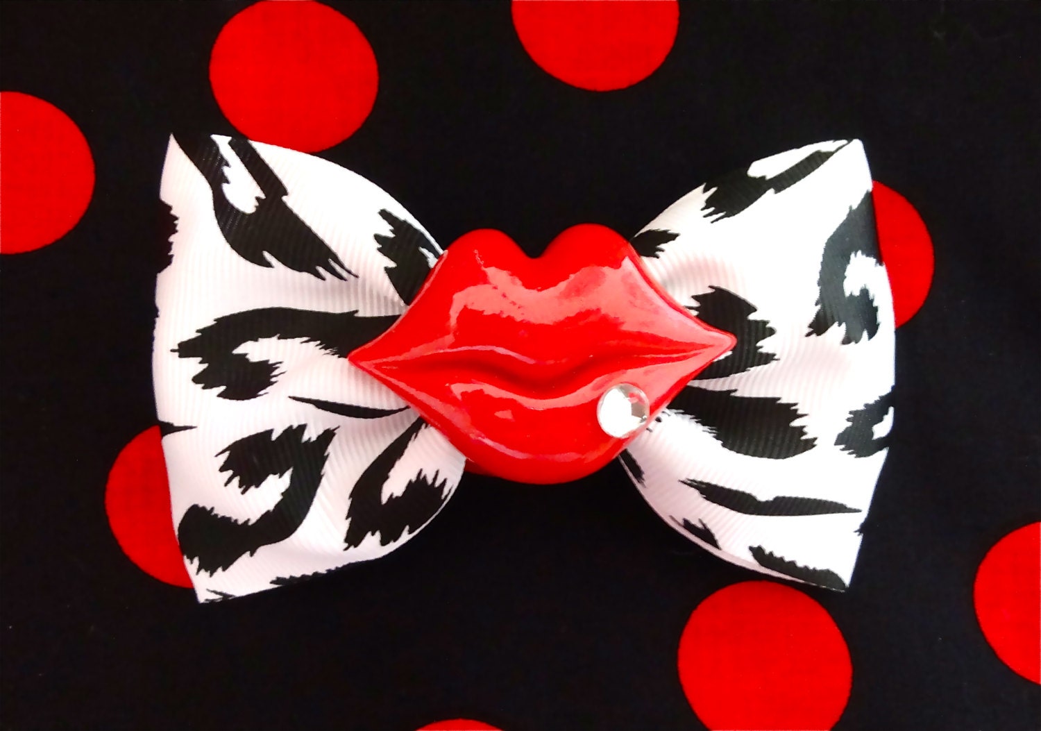 Pucker Up Luscious Lips Cheetah Hair Bow