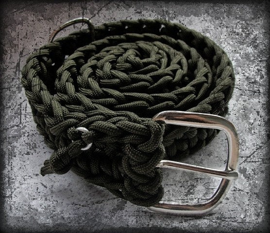 XXL or larger 550 Paracord Survival Belt - from belt to rope in seconds