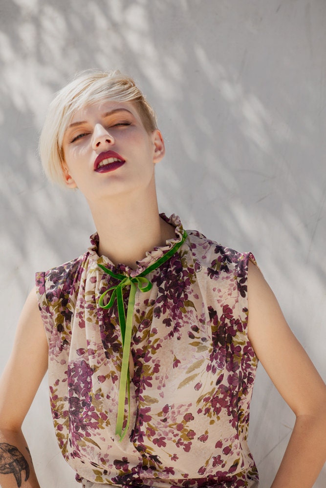 NEW Flower print shirt with green velvet tying and pleats