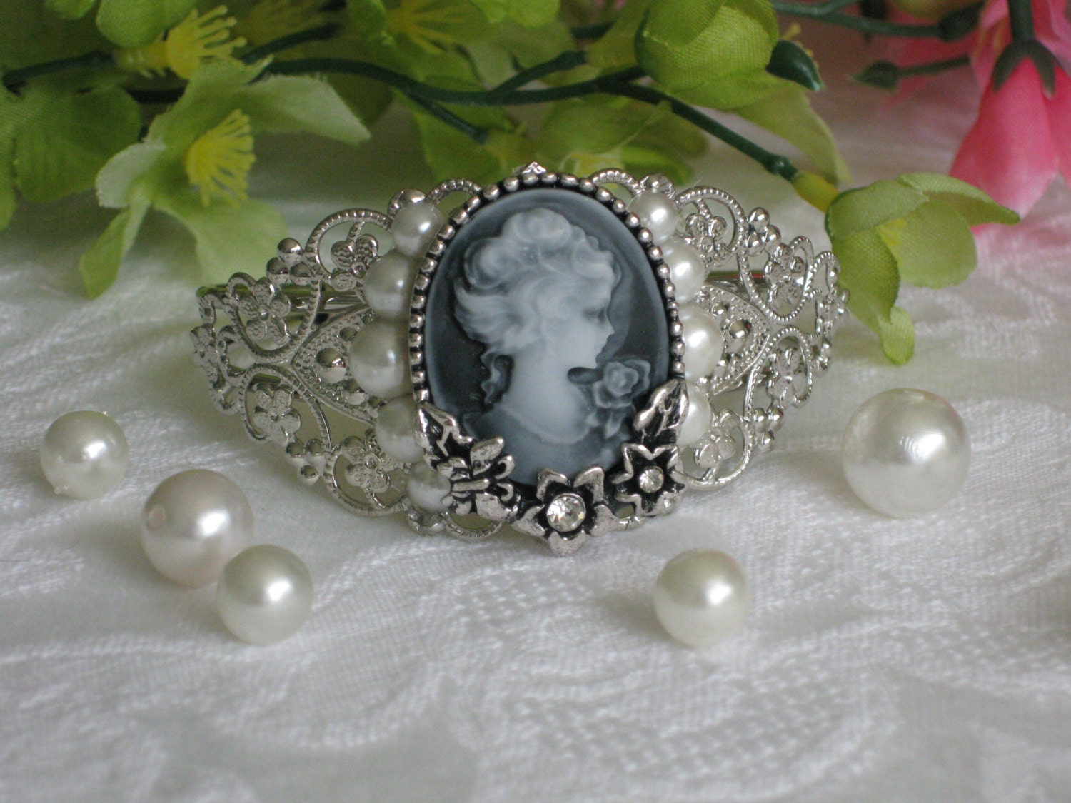 Cameo Bracelet, Lady Cameo, Silver Cuff Bracelet, Cameo Jewelry, Black and White Cameo, Cuff Bracelet, Cameo, Victorian