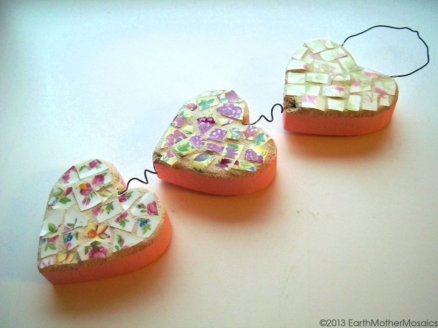 Mosaic Hearts: Wooden Wall Hanging, Pique Assiette