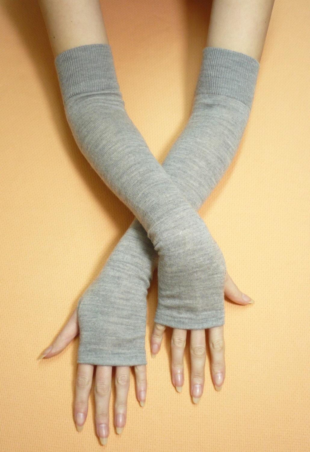 Long Grey Upcycled Merino Wool Arm warmers, Fingerless Knit Gloves, Soft and Warm Women recycled Sleeves, Boho Style, Winter, Armstulpen