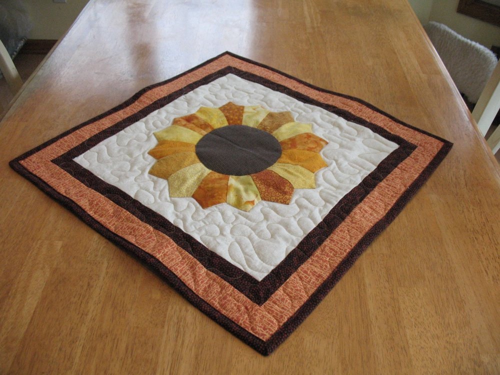 Quilted Appliqued Sunflower Table Topper