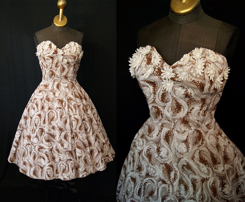 Party Perfect 1950's brown & white print cotton strapless sweetheart new look party dress w/ floral appliques vlv pin up girl - size S to M