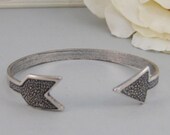 Arrow,Bracelet,Cuff,Silver Bracelet,Cuff Bracelet,Bracelet,Silver,Antique Bracelet,Wedding,Bride.Handmade Jewelry by valleygirldesigns.