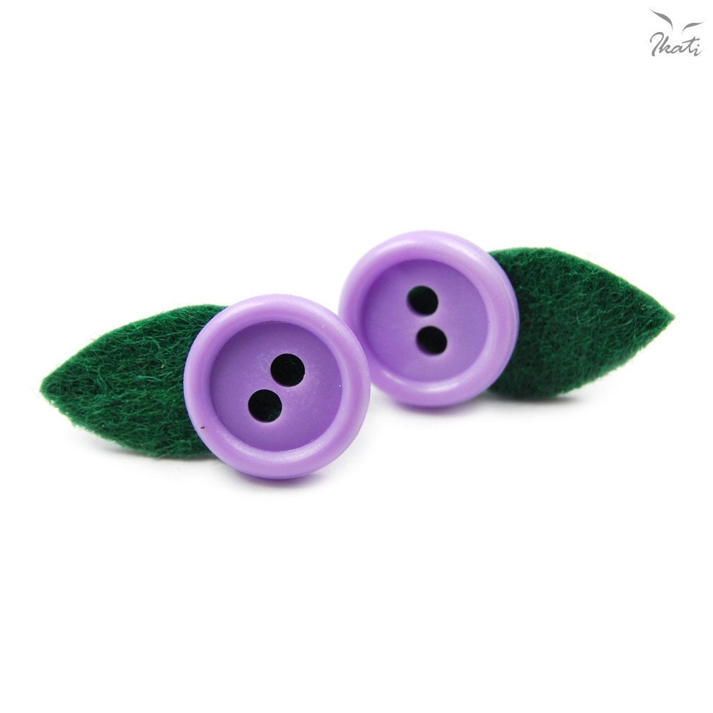 Vintage LILAC FLOWERS button pin-earrings. Flower earrings. Upcycling. Recycling. Felt. Original. Sterling silver. Ear post.