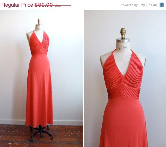 30% OFF FLASH SALE / Vintage 1970s halter maxi dress with pleated bodice