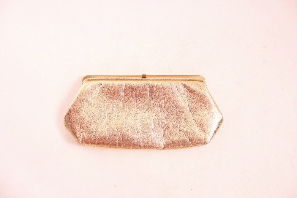 GOLDEN DOVE 60s Golden Metallic Shimmery Diva Retro Clutch Purse