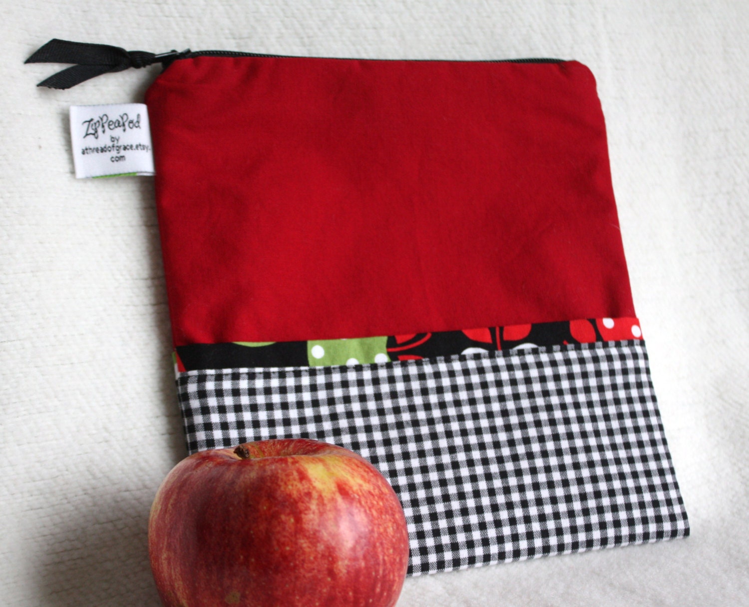 Reusable Sandwich Bag - 7.5" x 7.5"- Nylon lined, Zippered, Machine Washable, Eco Friendly