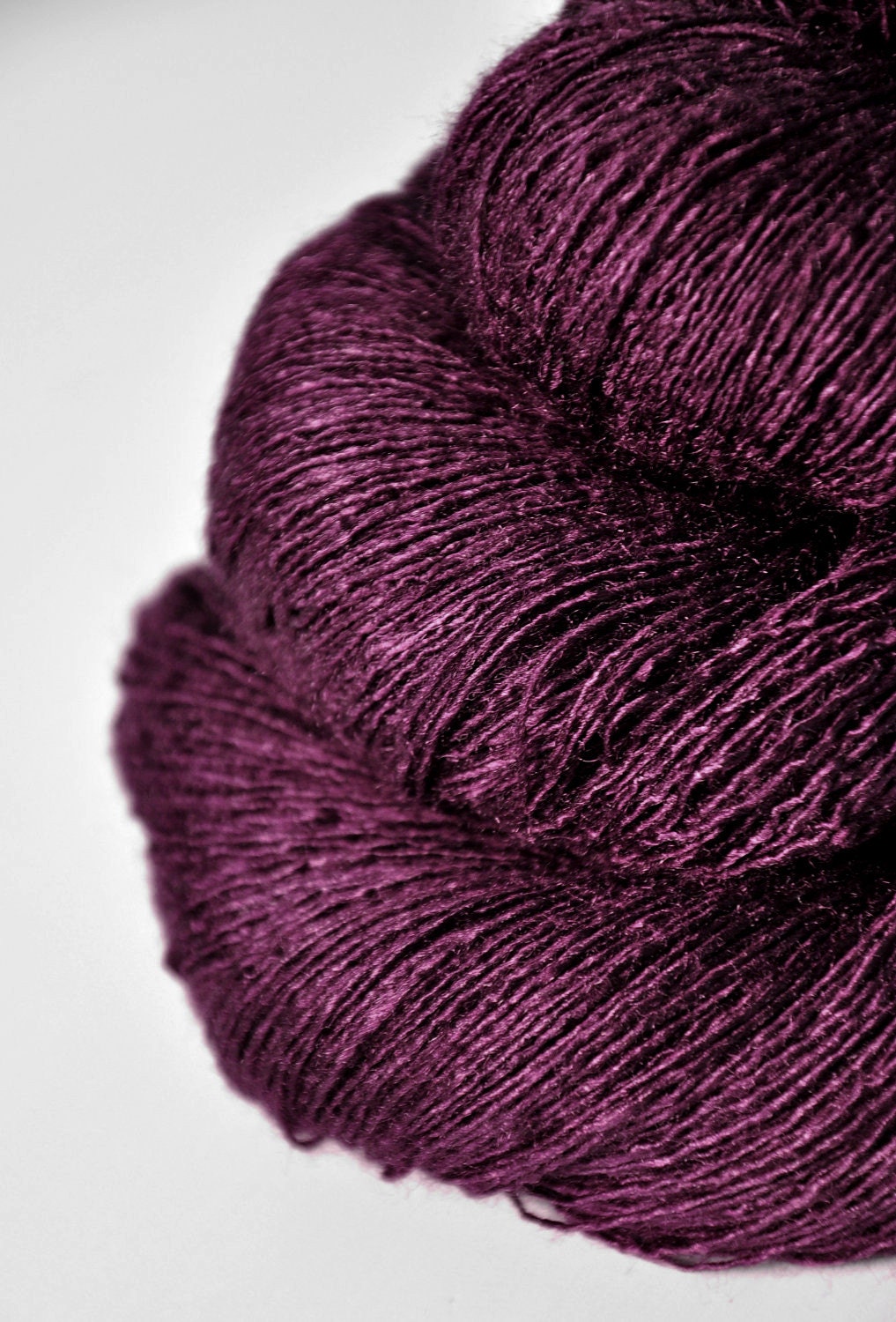Poisoned bordeaux  - Tussah Silk Yarn Lace weight