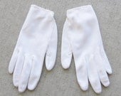 Vintage 1950's Wedding Gloves / White Faux Pearls