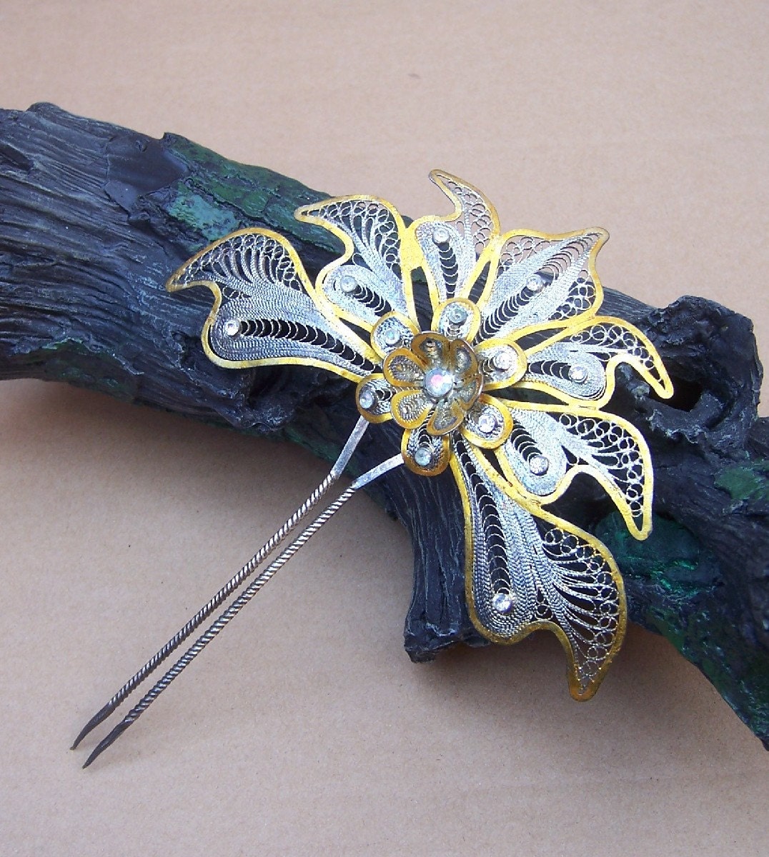 Vintage hair comb Indonesian Sumatra silver and gold tone hair accessory (CBP)