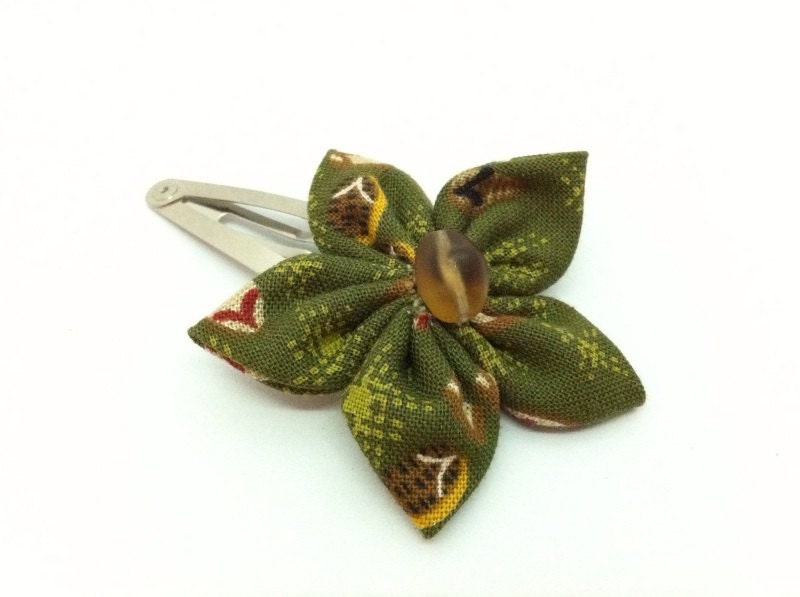 Fabric flower hairclip, Japanese Kanzashi, green printed fabric, with amber bead