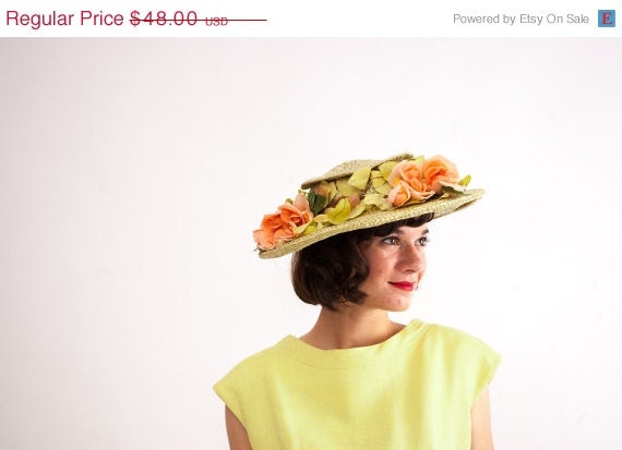 30% OFF - Vintage 1950s Straw Hat - 50s Summer Hat - Peach & Chartreuse Roses