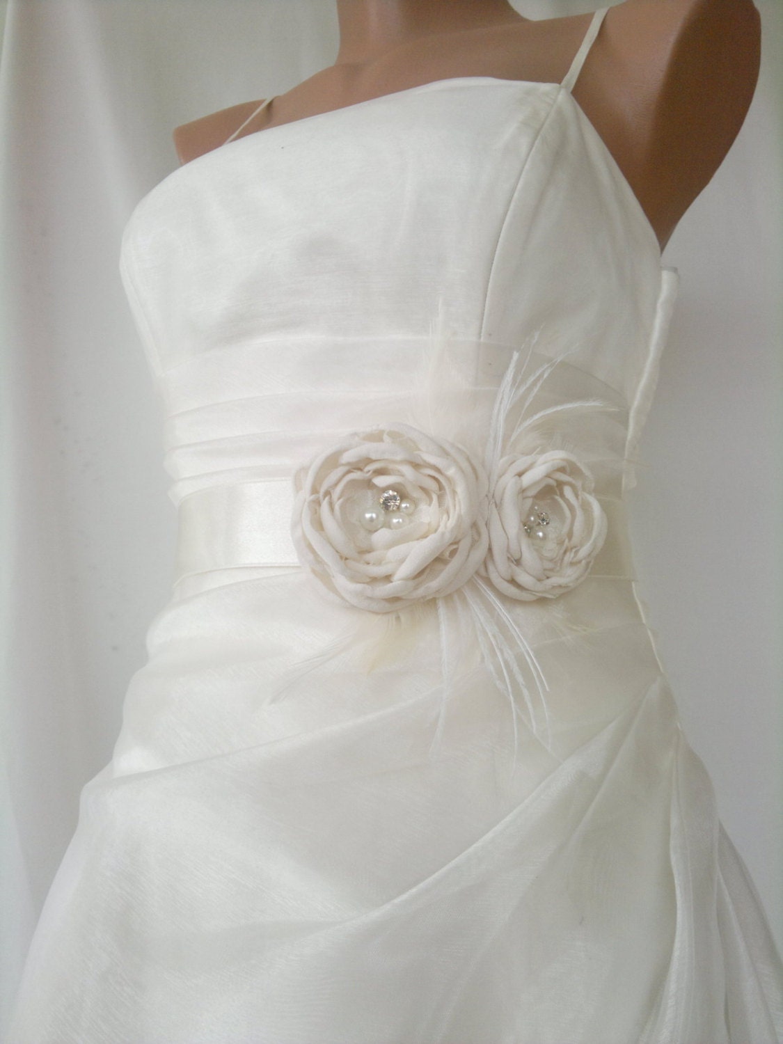 Handcraft Ivory Two Flowers With Feathers Wedding Bridal Sash Belt