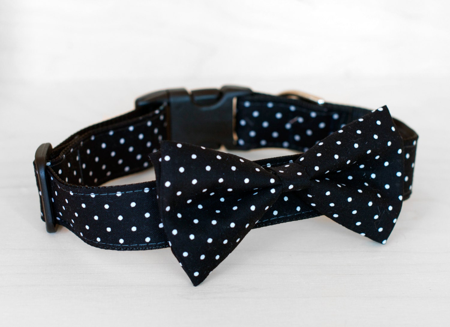 Black and White Dot Dog Bow Tie Collar